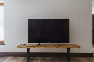 Live Edge TV Table Cottage Vibes